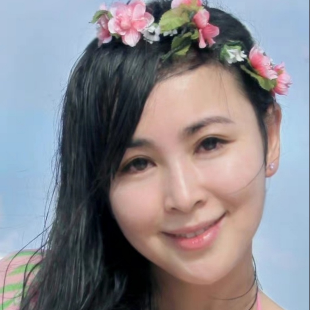 东方神女画家李勤东方神女画家李勤 东方神女系列油画中神女的模特