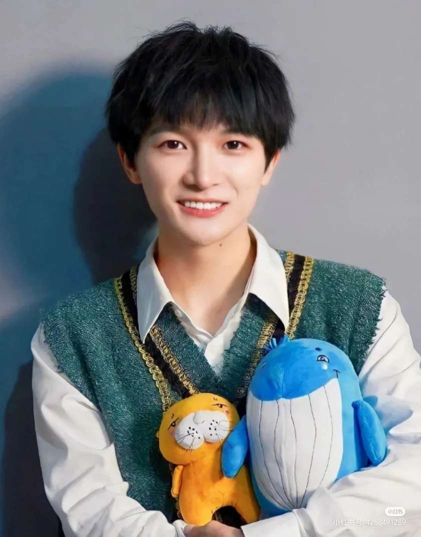 创4:顽皮!周深再现"小白粥"2.0,现场捣乱超有趣